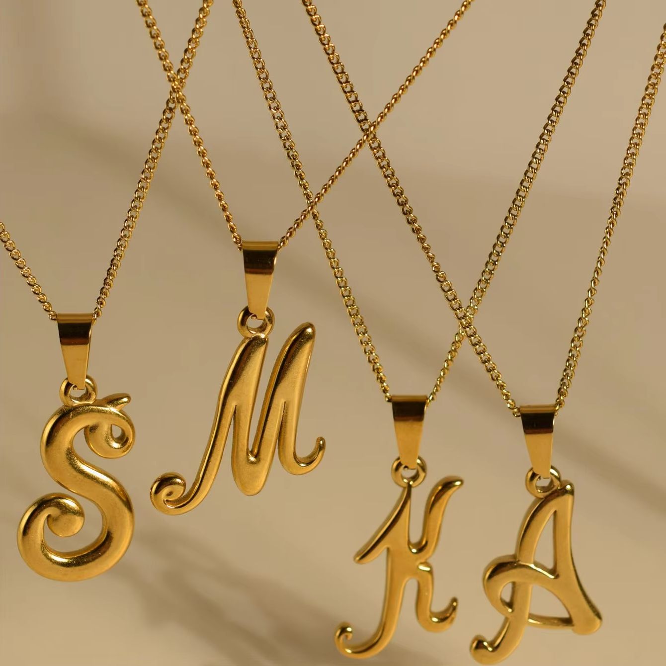 Pingente de alfabeto vintage d - Initial Letter Necklace 18K Gold avaliação e preço