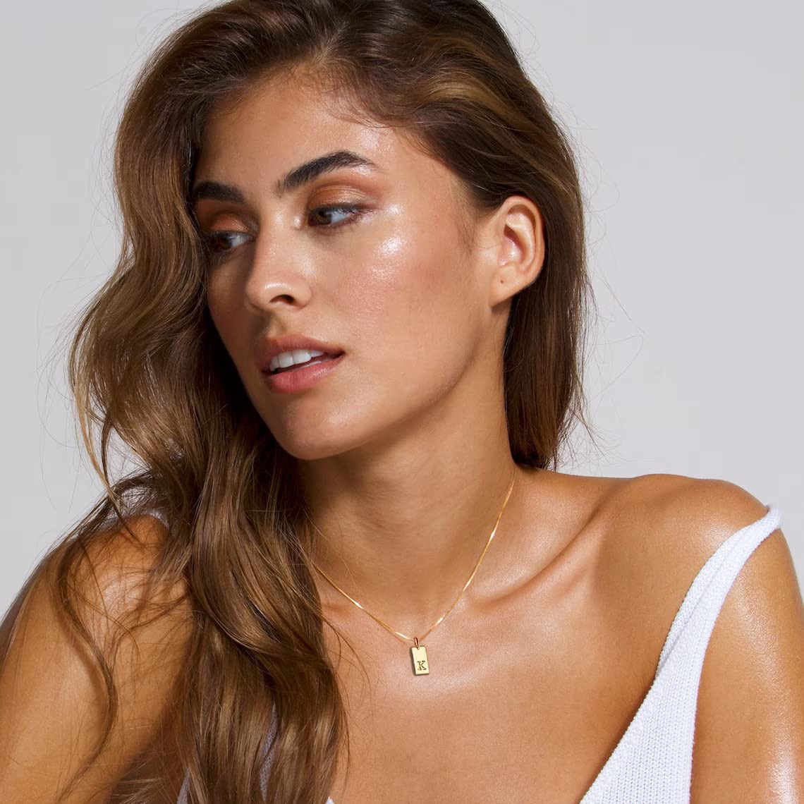 Pequeno quadrado 26 letras ini - Initial Letter Necklace 18K Gold avaliação e preço
